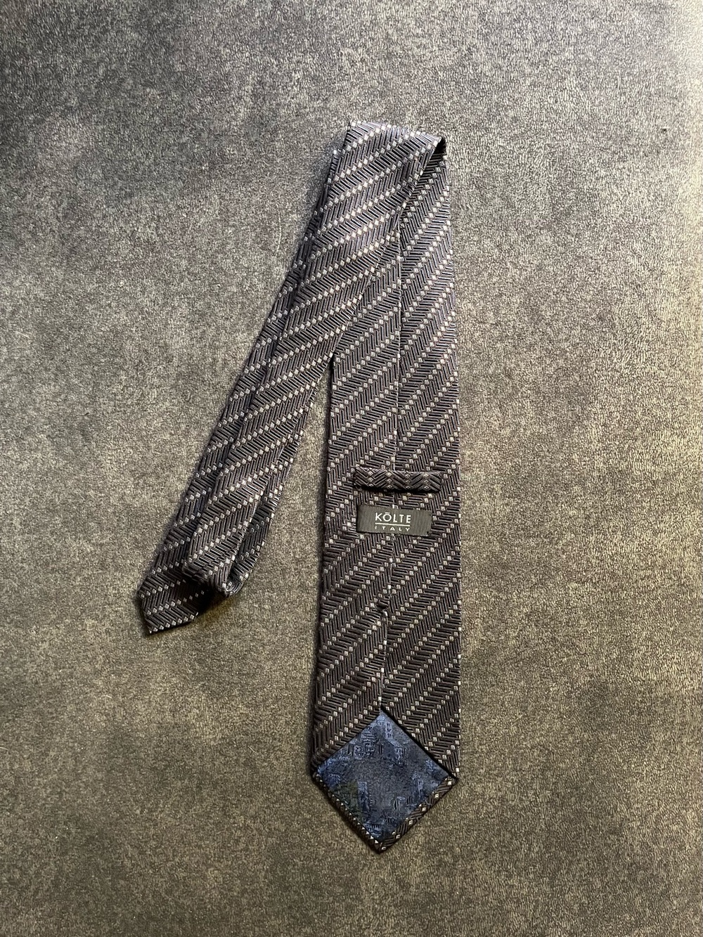Classic Black Diagonal Textured Silk Tie - Picture 2 of 4